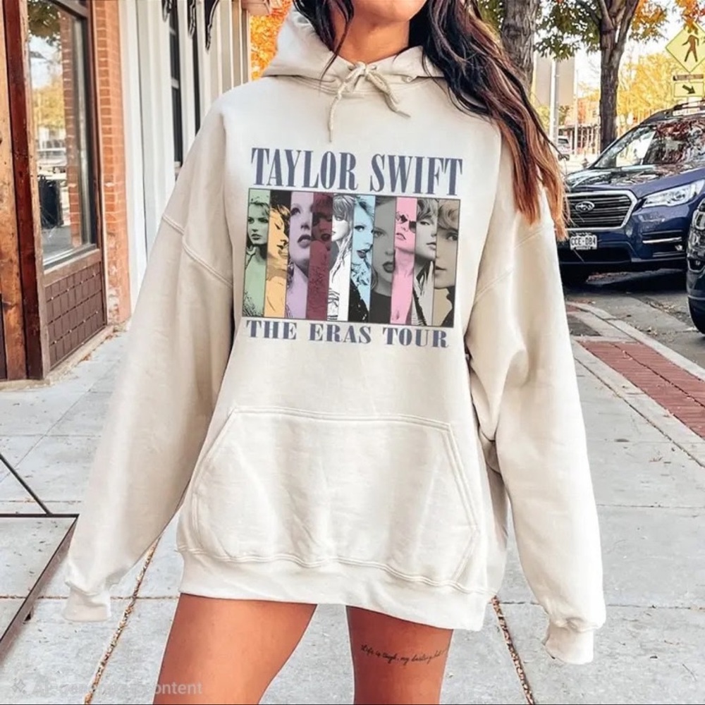 NWOT Taylor Swift The Eras Tour Beige Hoodie Women’s Small